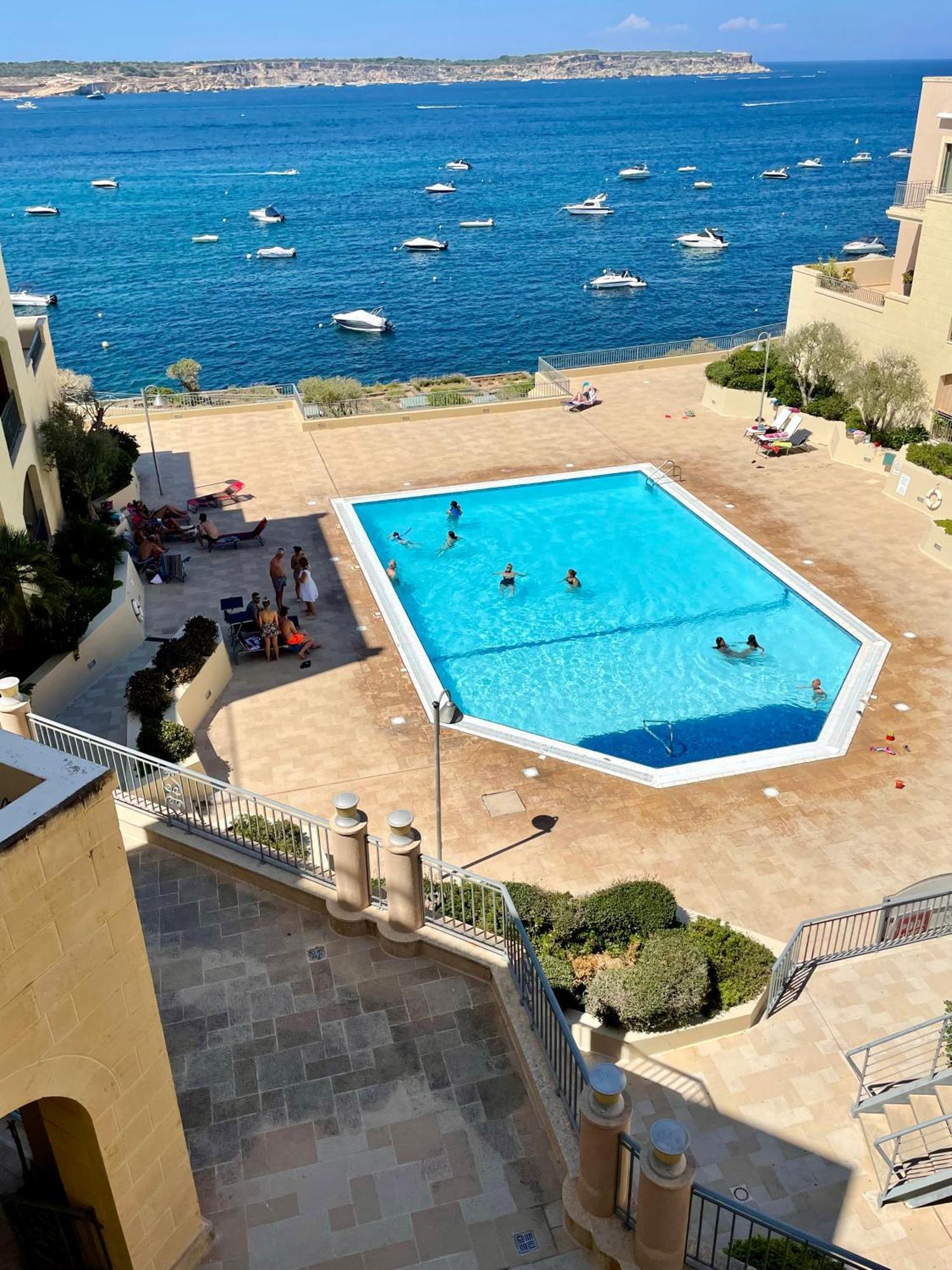 Spacious Luxurious Apartment With Seaview Mellieha Luaran gambar