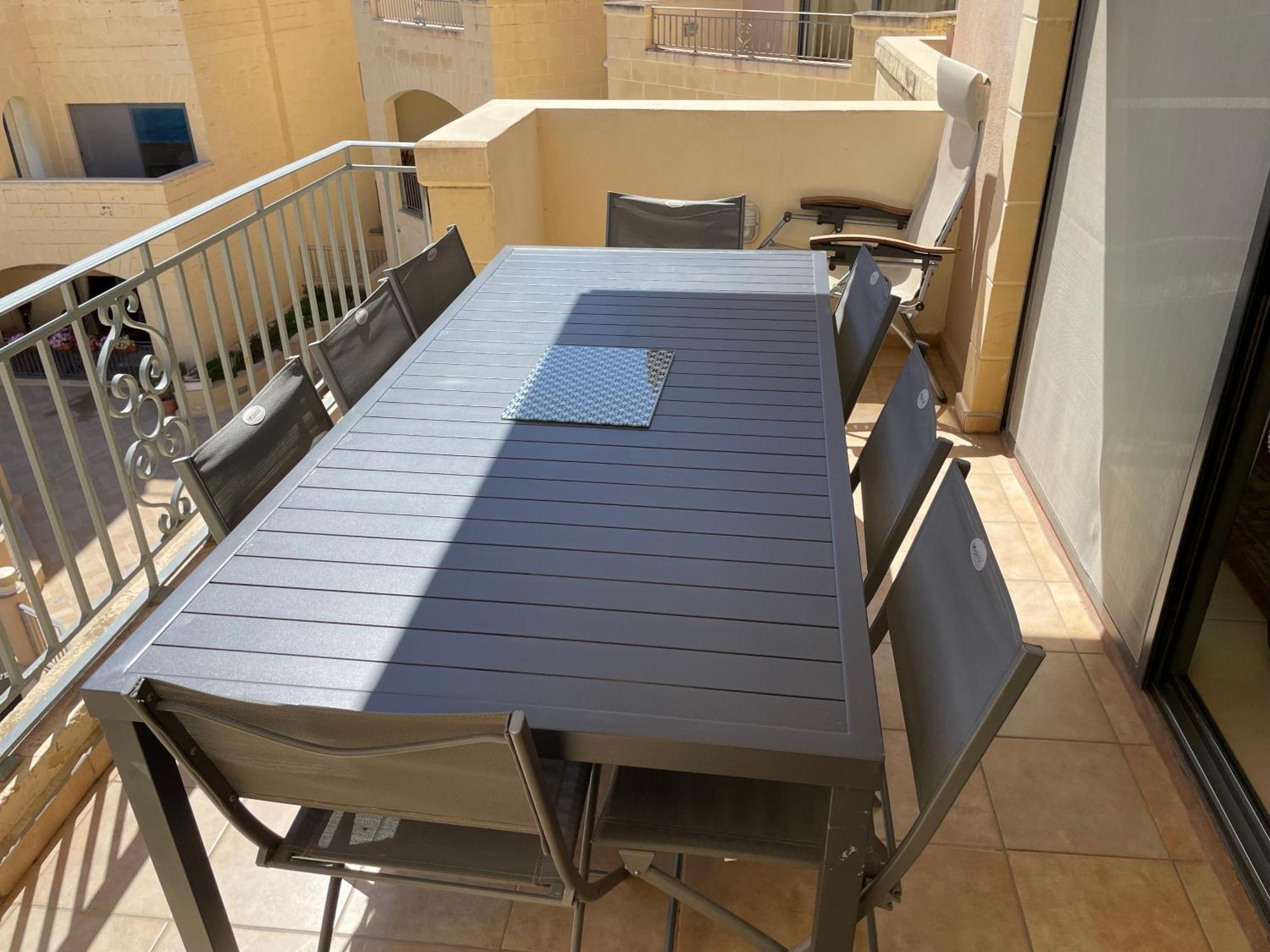 Spacious Luxurious Apartment With Seaview Mellieha Bilik gambar