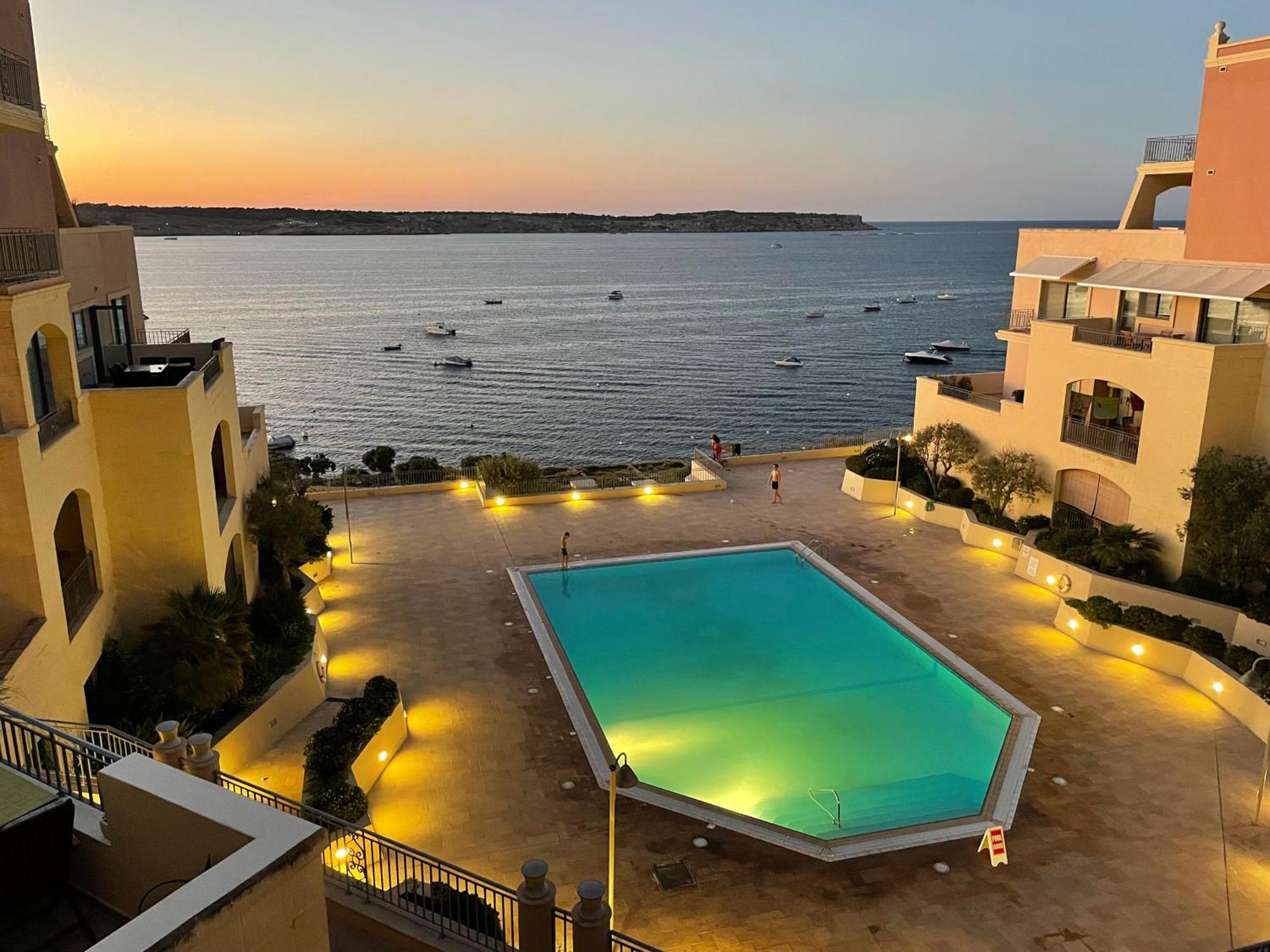 Spacious Luxurious Apartment With Seaview Mellieha Luaran gambar